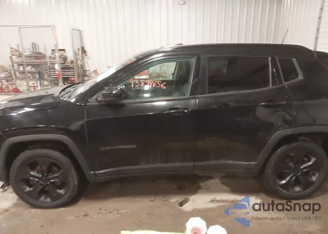 2019 Jeep Compass Altitude 4X4 z USA, uszkodzony, nr VIN 3C4NJDBB4KT723901